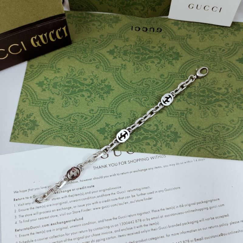 G*u*i bracelets